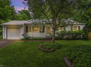 3 Corwin St, Randolph, NJ 07869