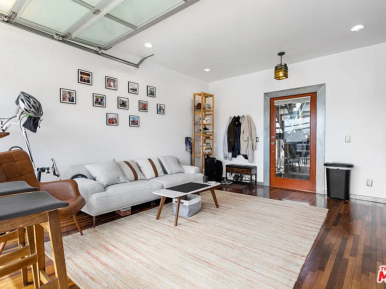 24 Westminster Ave #2 — Photo 4