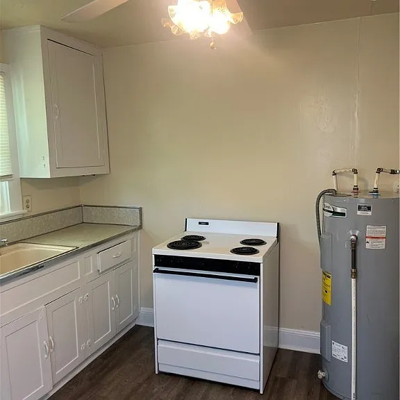 2306 Johnson St — Photo 10