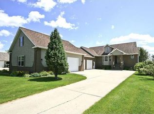 1255 W Shore Dr SW, Hutchinson, MN 55350