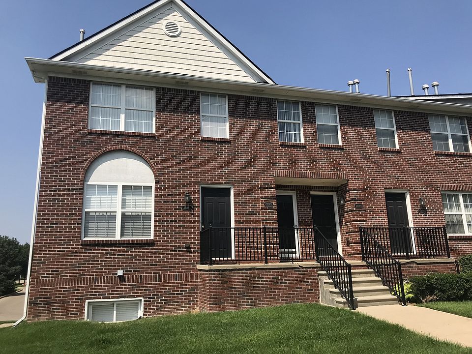 1st image of 43085 Burlington Dr