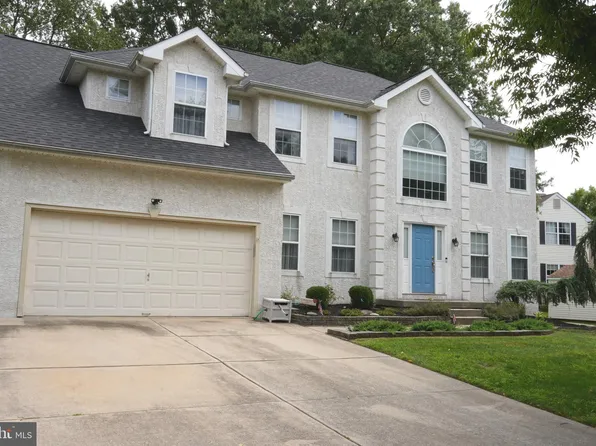 613 E 6th St, Florence, NJ 08518