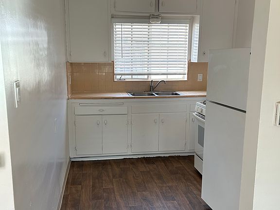 2nd image of 4145 44th St APT 6