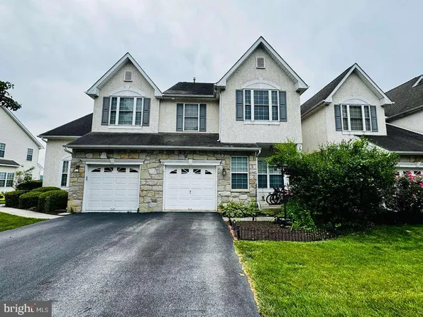 27 Lincoln Dr, Downingtown, PA 19335