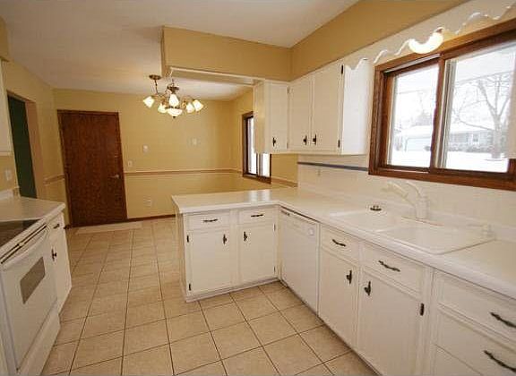4th image of 16 E 129th Street