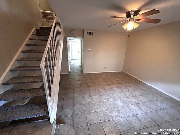 5th image of 2811 Woodbury St. #202
