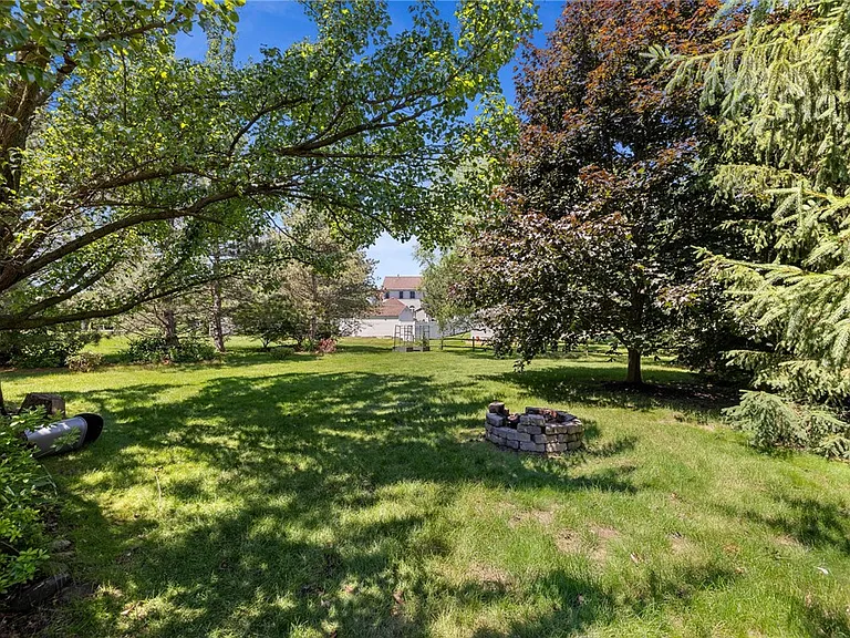 40 Alverstone Way — Photo 47