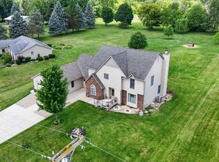 6888 Slawski Dr, Fowlerville, MI 48836
