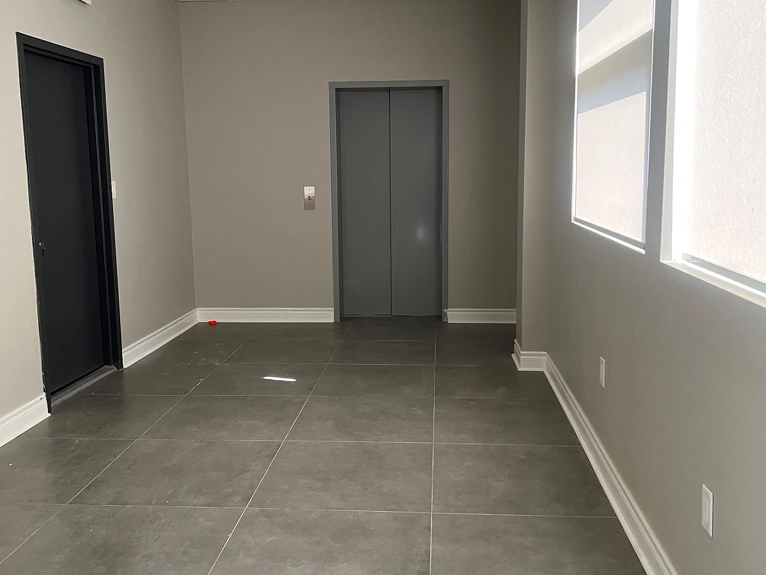 89 Finch Ave W — Photo 1