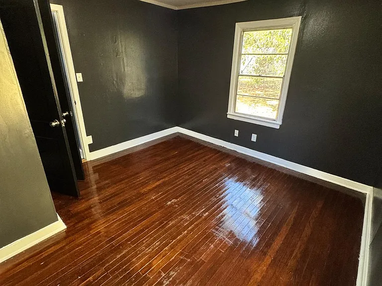 3154 Hopkins Ave — Photo 16