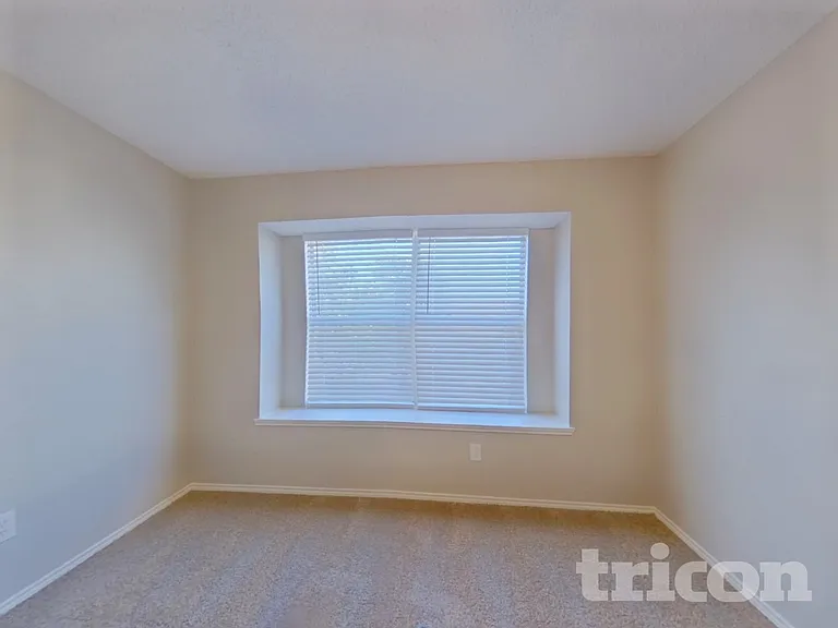1233 Clear Creek Dr — Photo 15