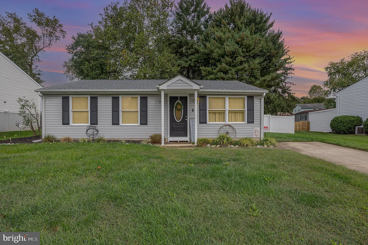 715 Frans Dr photo 1