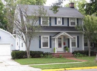 1015 E Memorial Dr, Janesville, WI 53545