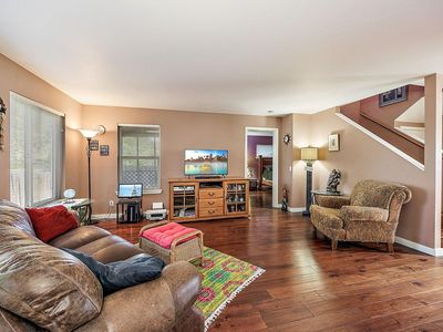 493 Tulipan Way, Talent, OR, 97540
