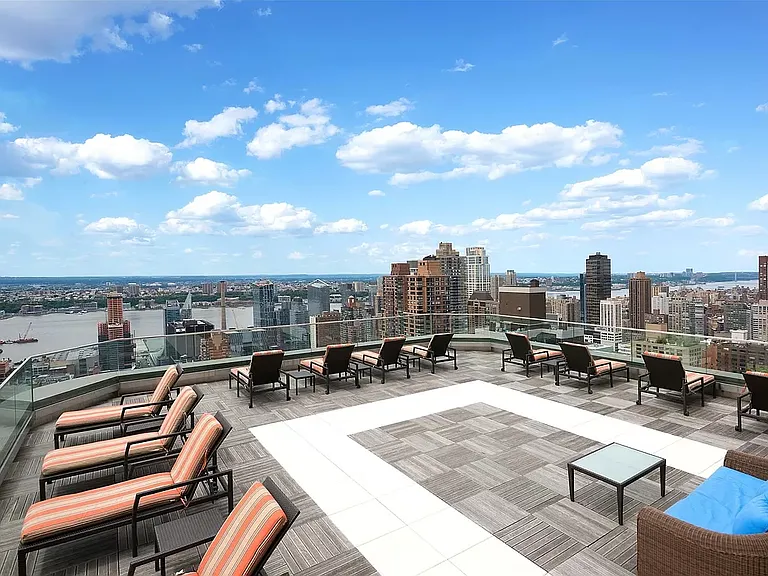 322 W 57th St #35V — Photo 11