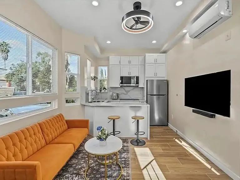 6920 Loma Verde Ave #1/2 — Photo 1