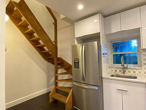 4th image of 396 Bond St #1H