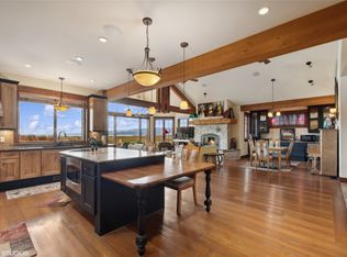 1187 Lake Pointe Dr, Bigfork, MT 59911
