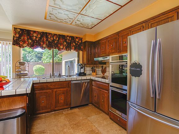 5th image of 524 Cozy Dr