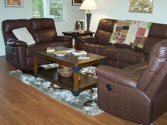 Large AZ room all leather