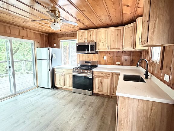 4th image of 1365 Dawn Hill Rd #11598574