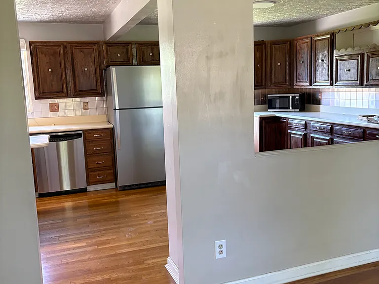 1460 Saint Lawrence Dr — Photo 24