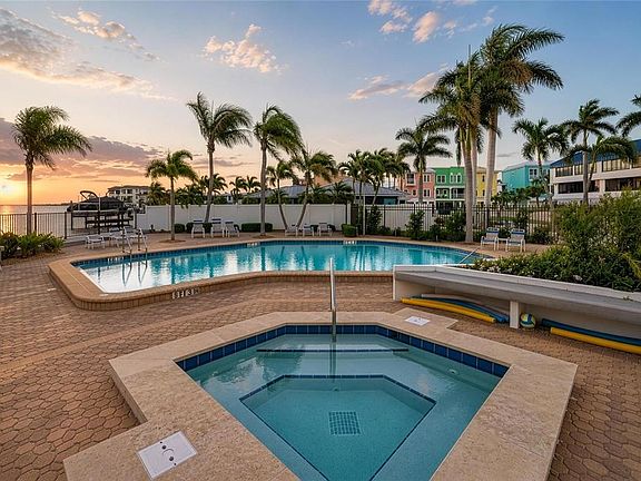 5th image of 1007 GULF DRIVE N #208