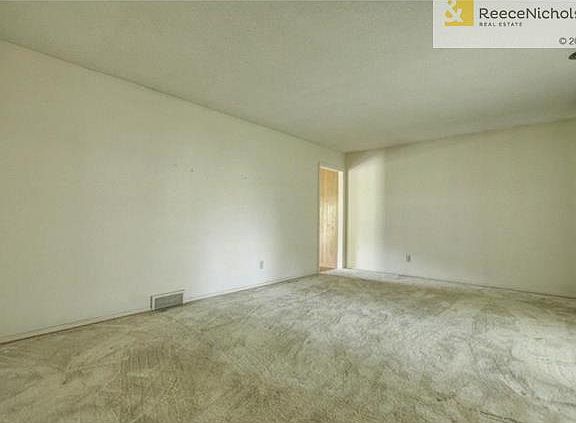 2nd image of 400 W 110th St