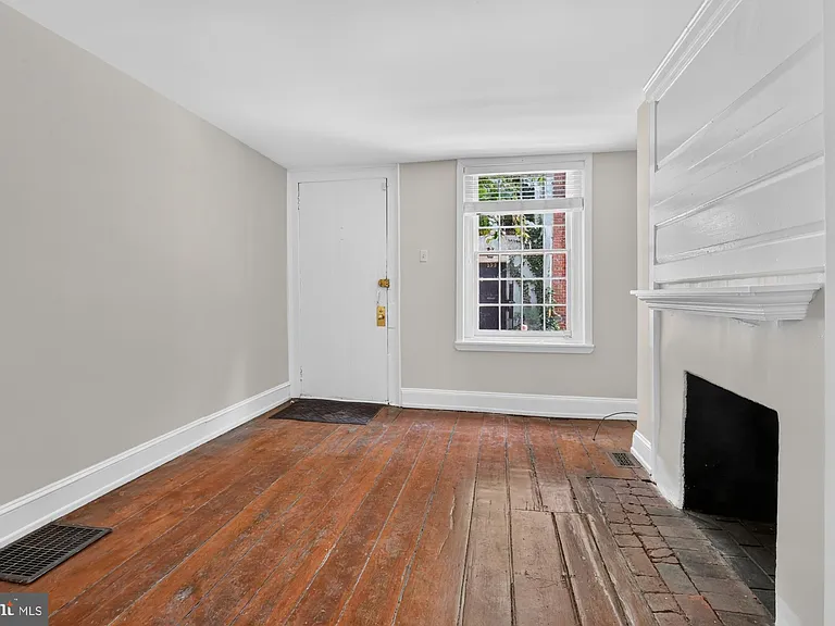 130 Elfreths Aly — Photo 6