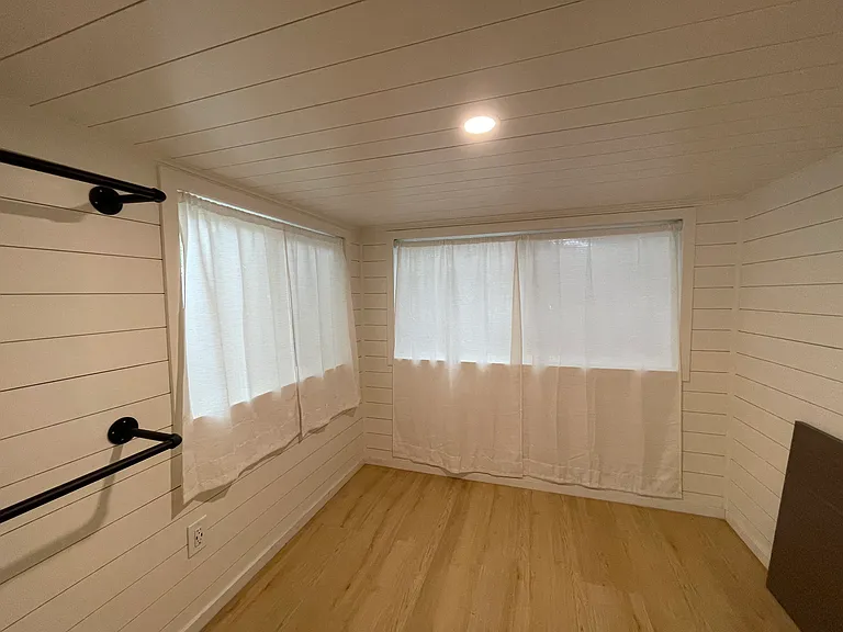 1868 W Phillips Dr — Photo 22