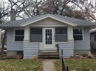 1051 Daniels St NE, Cedar Rapids, IA 52402