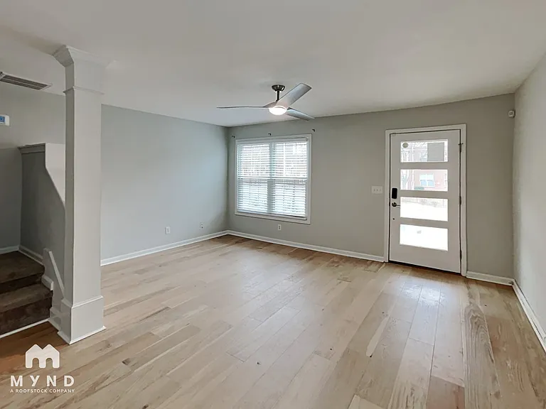 480 Rockwell St SW — Photo 2