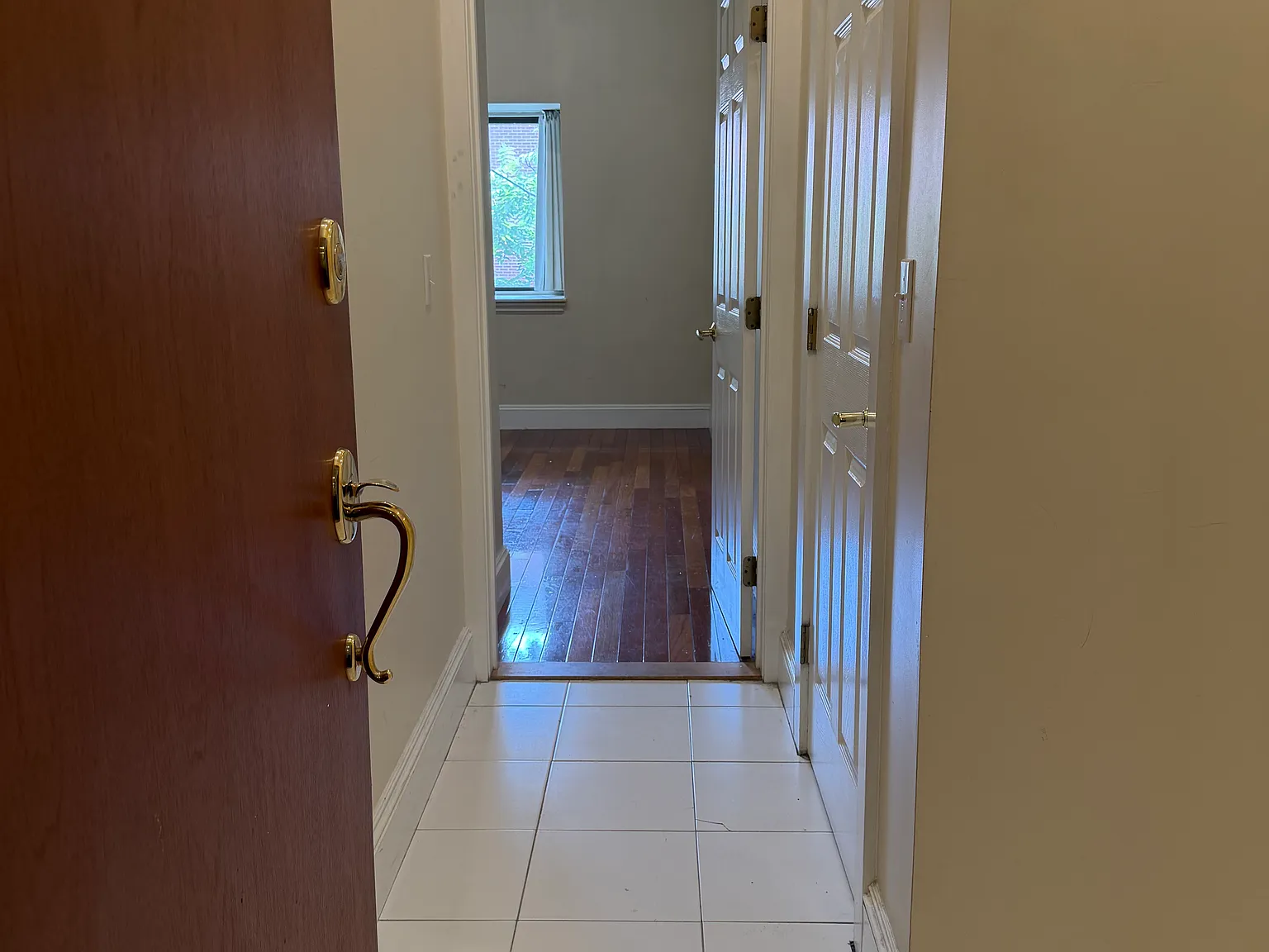 2 bed, 900 sqft, $3,700 — Photo 3