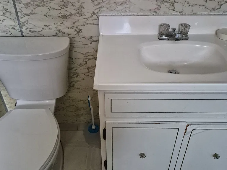 182 Golden Ave #2 — Photo 6