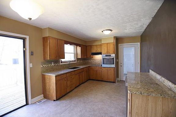 5th image of 142 Myers Subdivision Dr