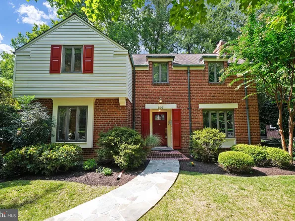 207 Buxton Rd, Falls Church, VA 22046
