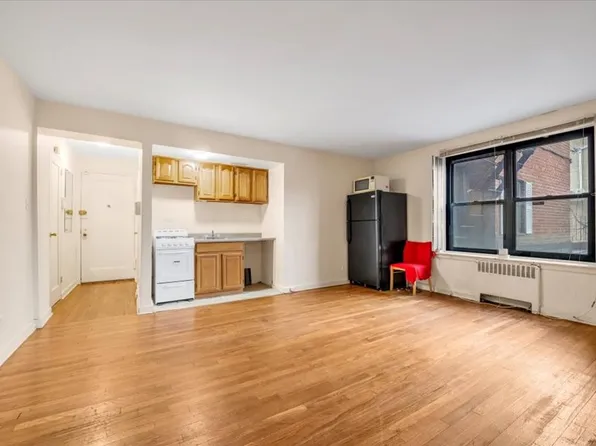 2821 Kings Highway image 7 of 8