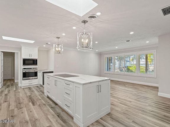 5th image of 1075 John Anderson Dr