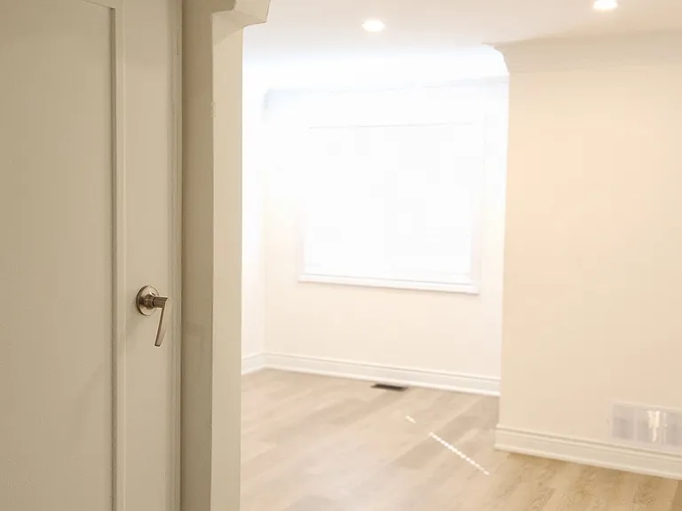 126 Olive Ave — Photo 9