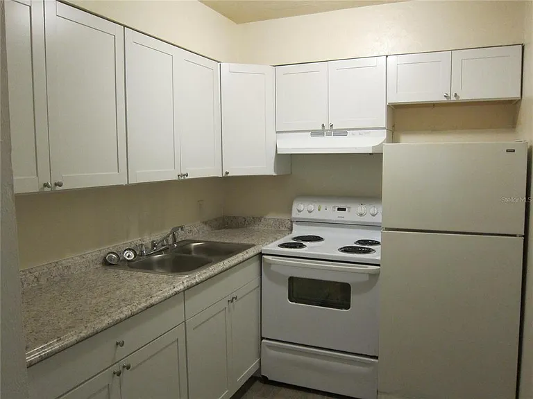 7012 SW 6th Pl #C — Photo 15