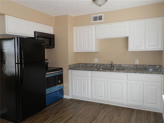 3rd image of 937 Quetzal St APT 4
