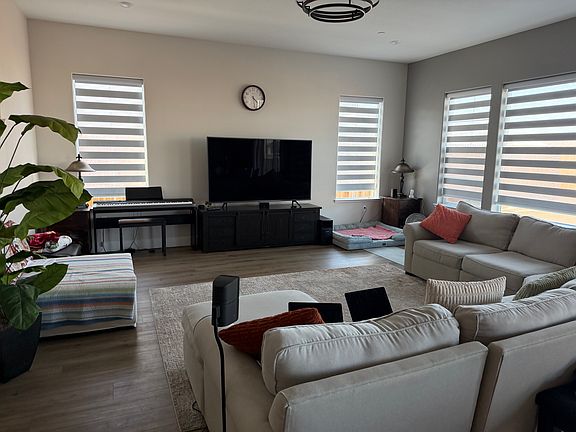 3rd image of 1528 Kasnak Dr