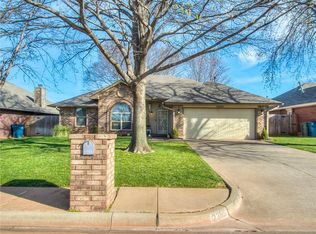 2205 Summer Hollow Ln, Edmond, OK 73013