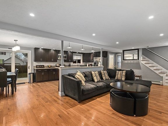 3rd image of 66 Curlew Rd