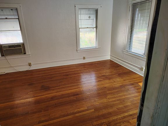 5th image of 242 Funston Pl APT 4
