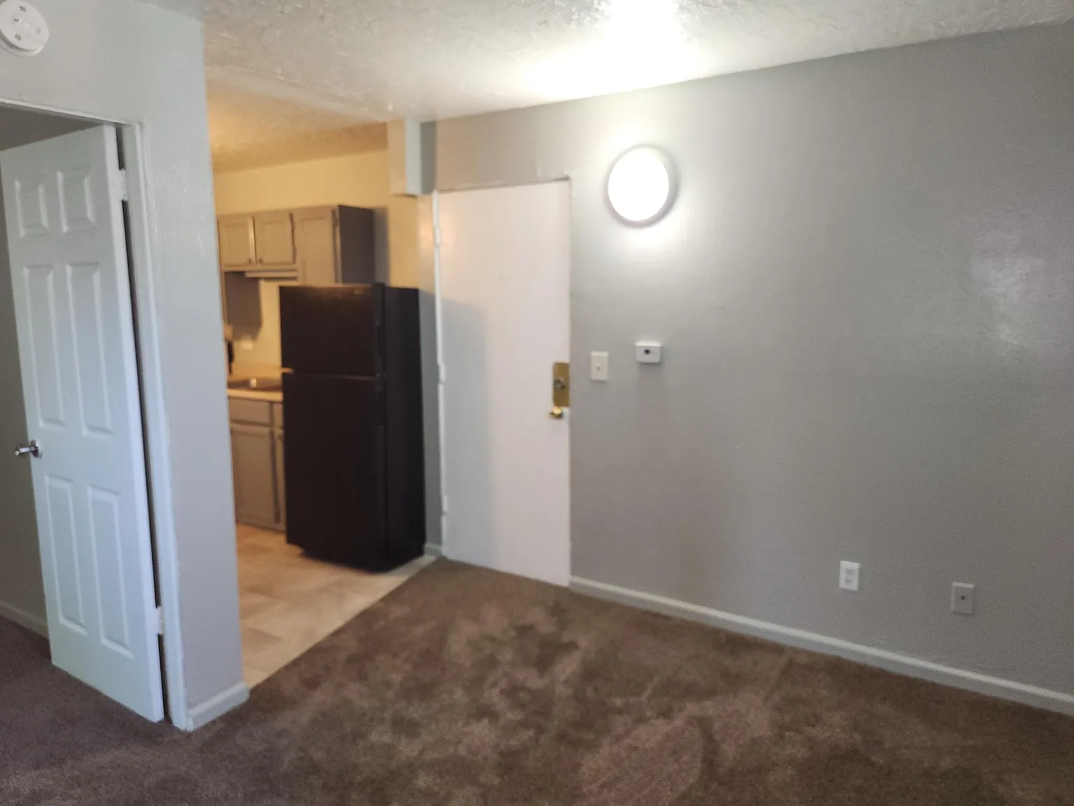 1 bed, 650 sqft, $1,200 — Photo 3