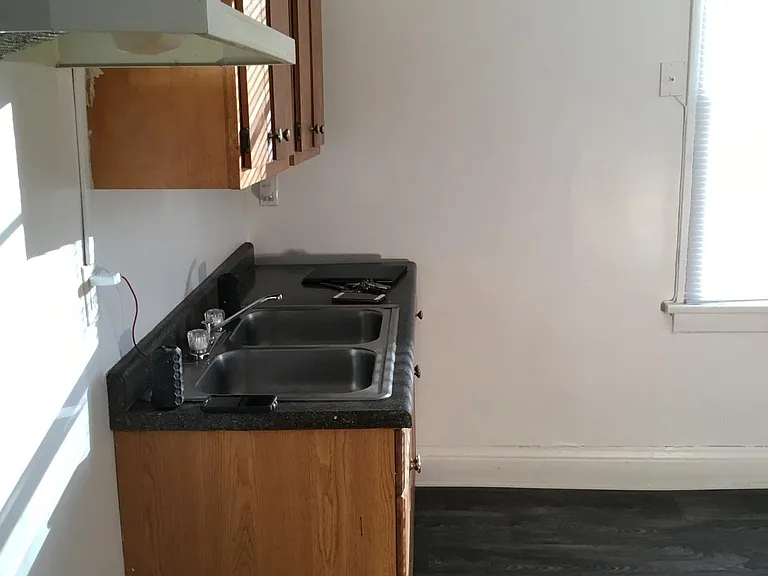 1916 Delaware St #1 — Photo 4