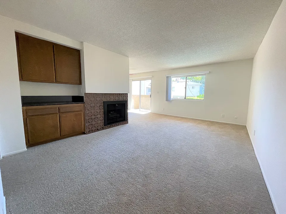 5233 Bellingham Ave #104