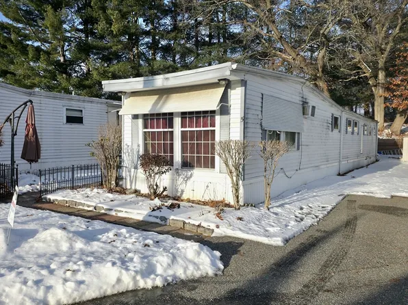 1760 Westover Rd #5, Chicopee, MA 01020