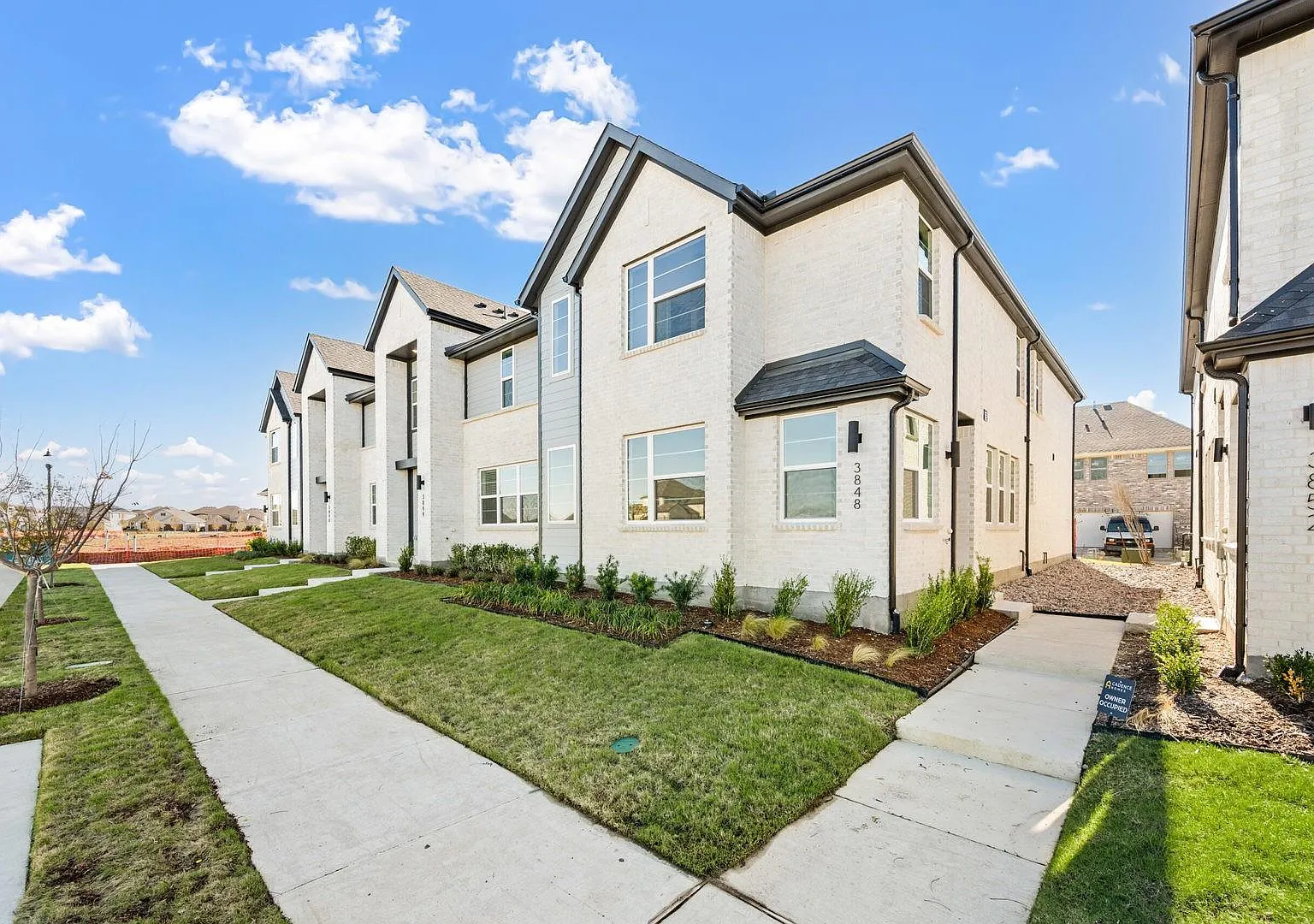 3 bed, 2249 sqft, $3,100 — Photo 1